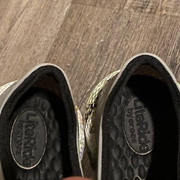 CROCS Grey Crocs Literide Neo Graff Pacer Sneaker Water Shoe Boys (Men’s Size 4) - Picture 8 of 10